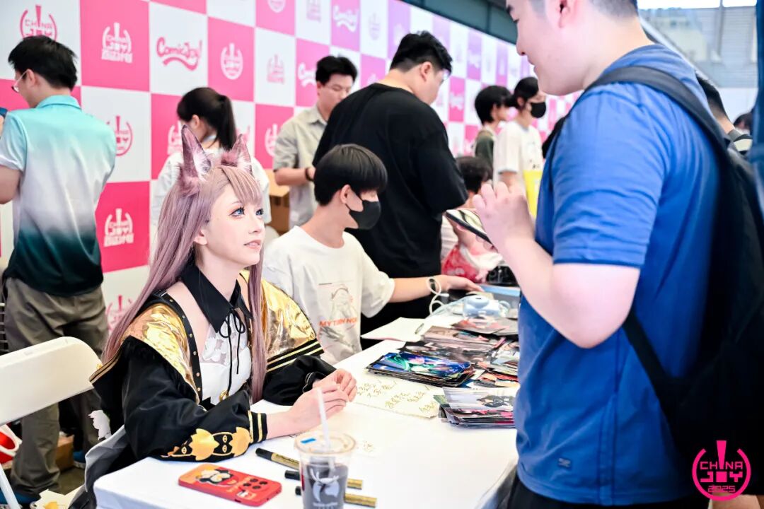2026 ChinaJoy 创作者展区达人签售区首批嘉宾名单重磅公开! https://cms3.chinajoy.net/157/upload/resources/image/102308.png?token=Bearer eyJhbGciOiJIUzUxMiJ9.eyJpc3MiOiJlY2hpc2FuIiwic3ViIjoie1wiY2xpZW50XCI6XCJXRUJcIixcInR5cGVcIjpcIlVTRVJcIixcIm5hbWVcIjpcInVzZXIyX2FwaVwiLFwic2lnbmF0dXJlXCI6bnVsbCxcImV4cGlyZXNfaW5cIjoxODAwMDAwMH0iLCJpYXQiOjE3ODAyOTU1NTMsImV4cCI6MTc4MDMxMzU1M30.xfrhuKIrgvMan2byKL7X78KIbWwQcDxRJv9UhRGkHEPuLQ7PL6aQSXt6zk60sOaoHCj9QfnPFpbZatUQ7LVOCw